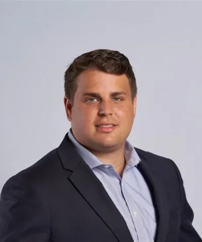jordan laugeni headshot
