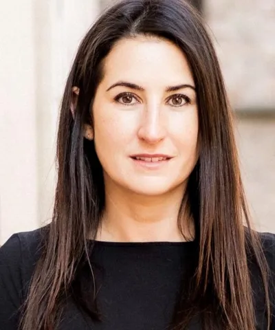 Sonja Kuhn Headshot
