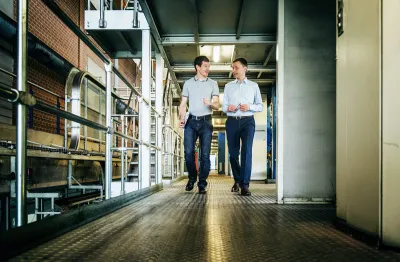 B2B negotiations and rebate strategies
