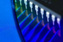 Getting B2B sales to sell cover image showing teeth in a machine against a blue background
