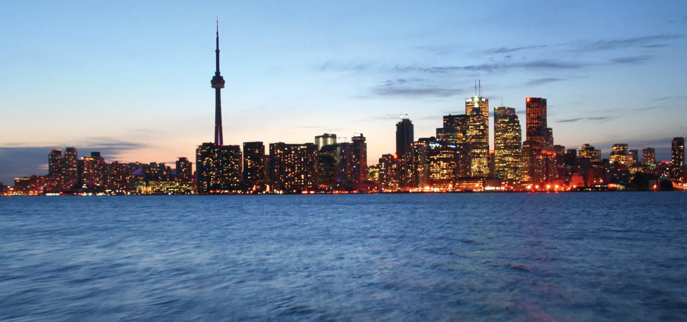 toronto skyline at dusk