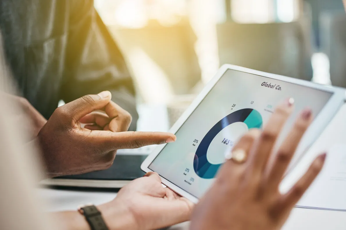 Simon-Kucher_2025 holiday shopping report.